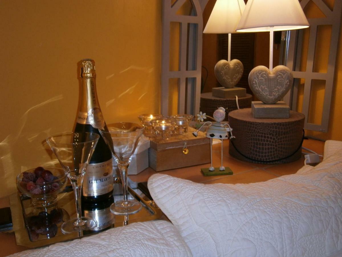 Bed and Breakfast Les Aiguieres En Provence Suze-la-Rousse Exteriér fotografie